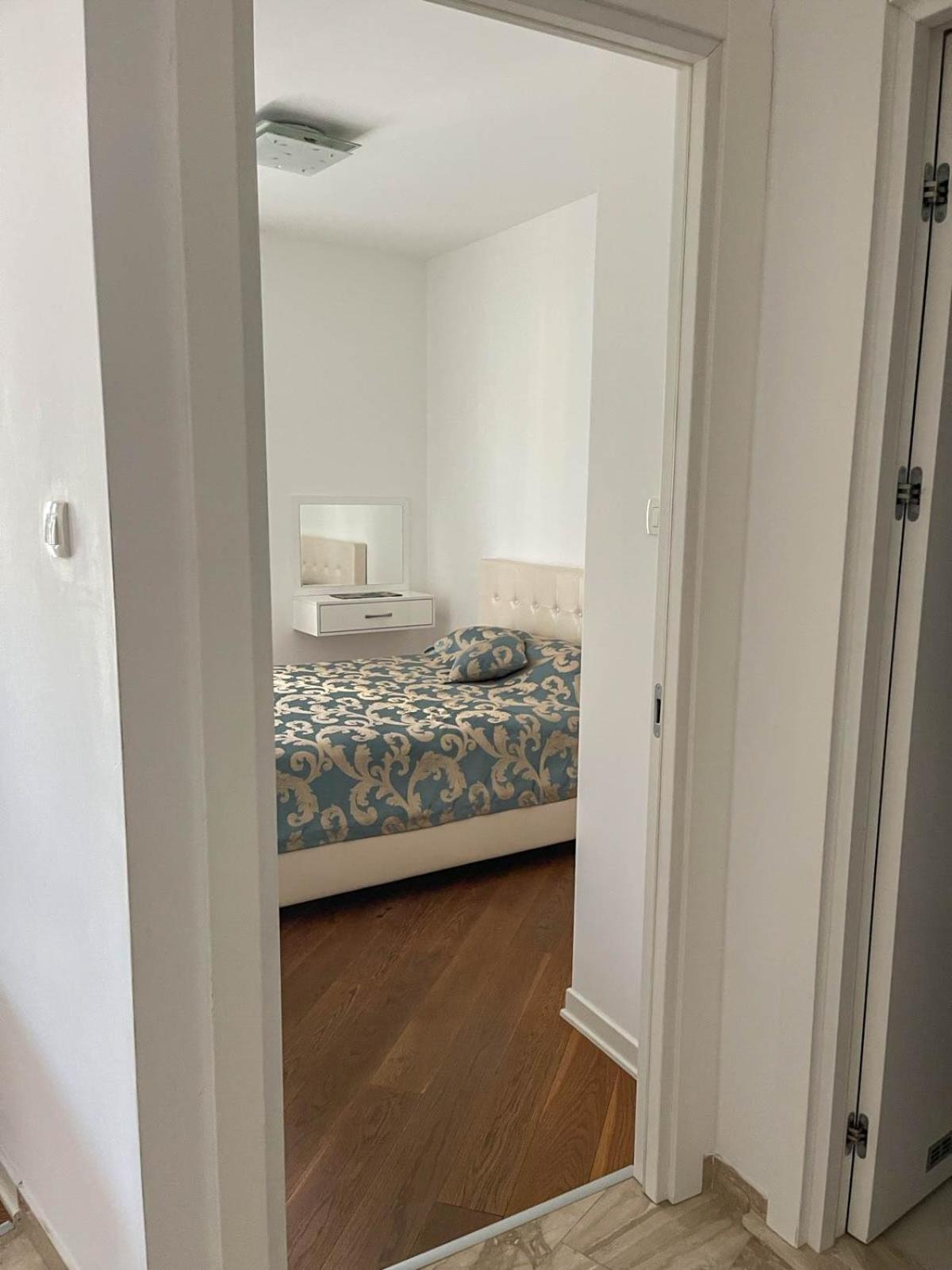 Apartman Anna Tre Canne Budva Exteriör bild