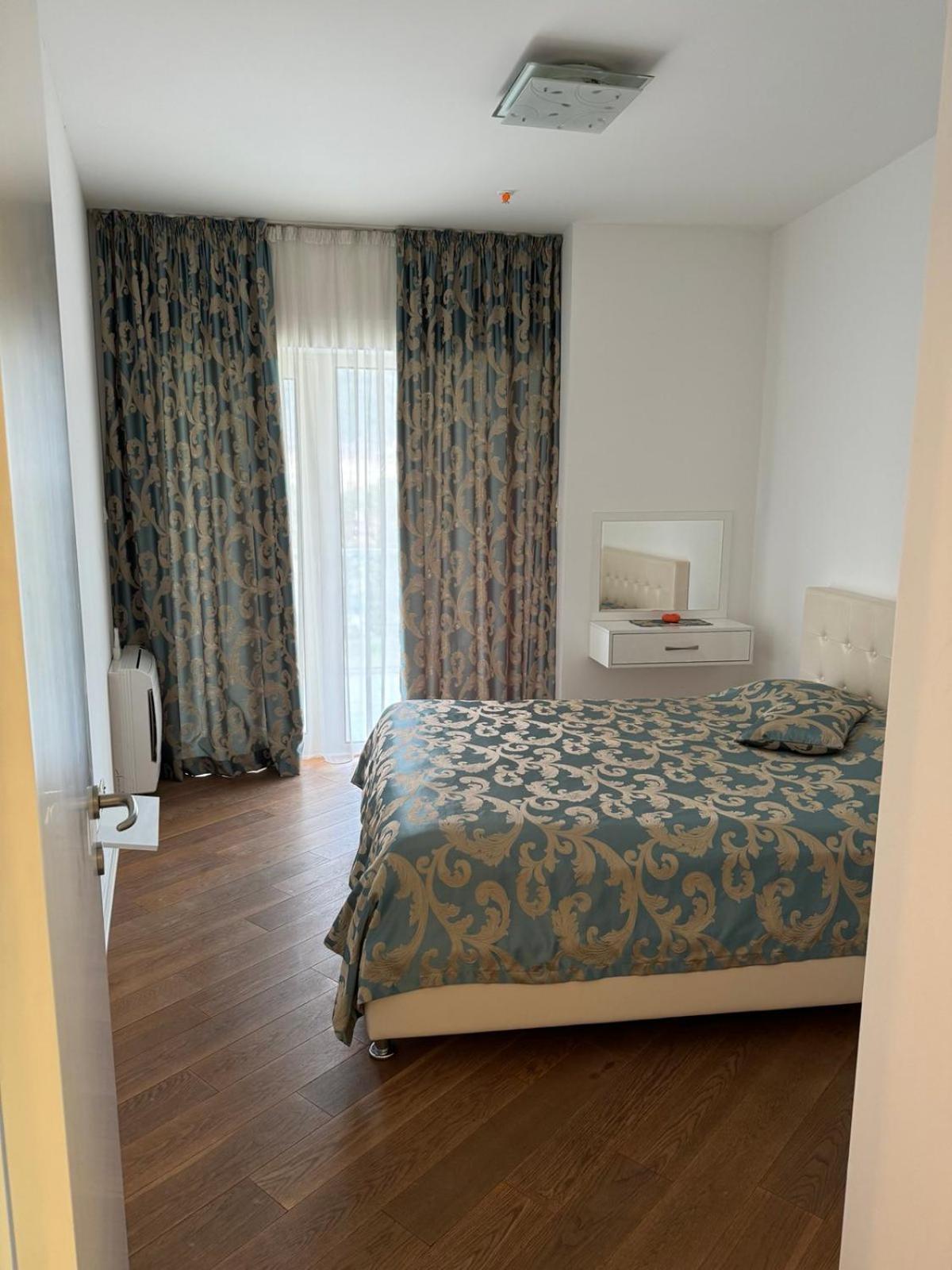 Apartman Anna Tre Canne Budva Exteriör bild
