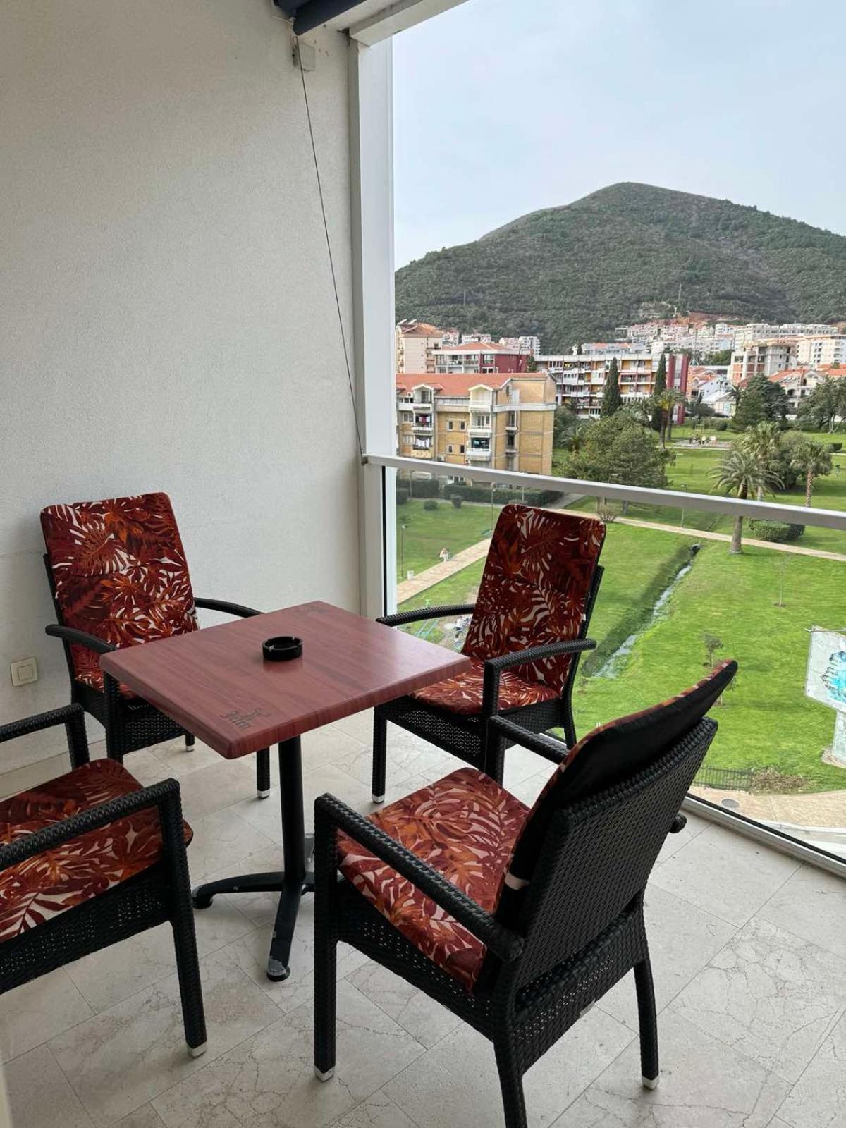 Apartman Anna Tre Canne Budva Exteriör bild